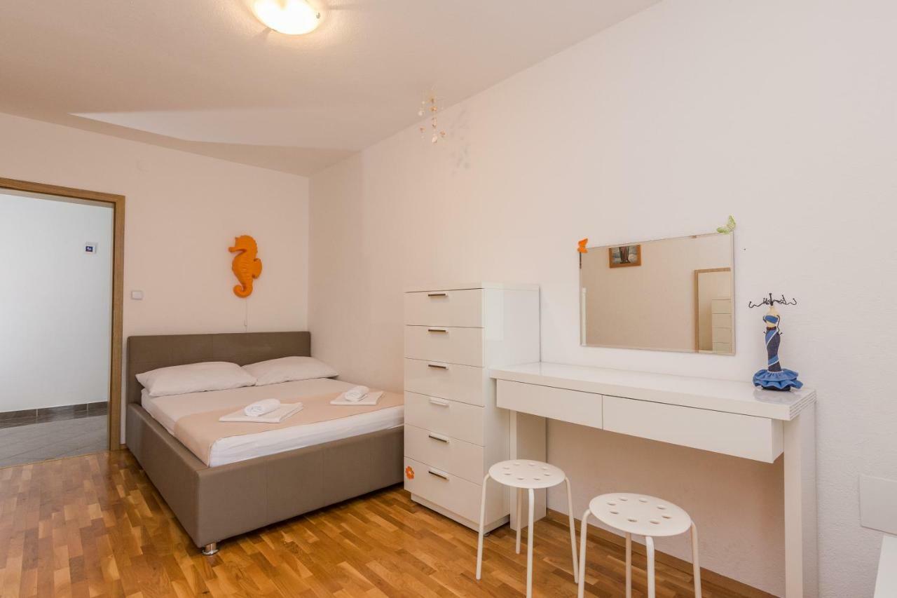 Apartment Natalie Sea View With 3 Bedrooms And Everything Is Air-Conditioned Sali Kültér fotó