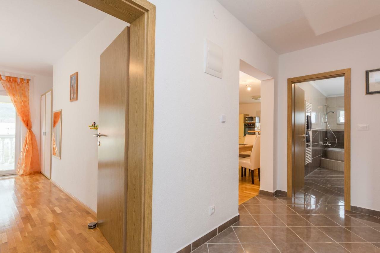 Apartment Natalie Sea View With 3 Bedrooms And Everything Is Air-Conditioned Sali Kültér fotó