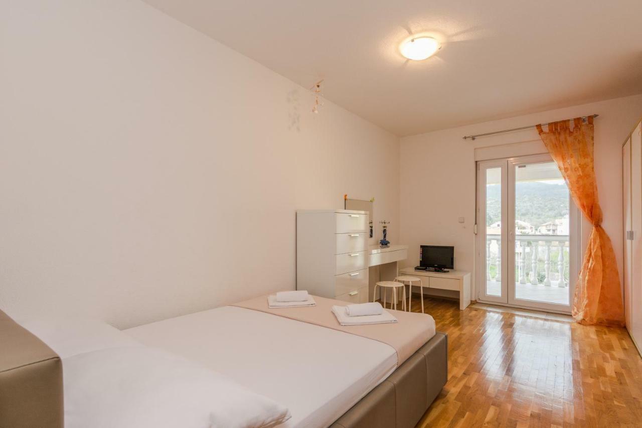 Apartment Natalie Sea View With 3 Bedrooms And Everything Is Air-Conditioned Sali Kültér fotó