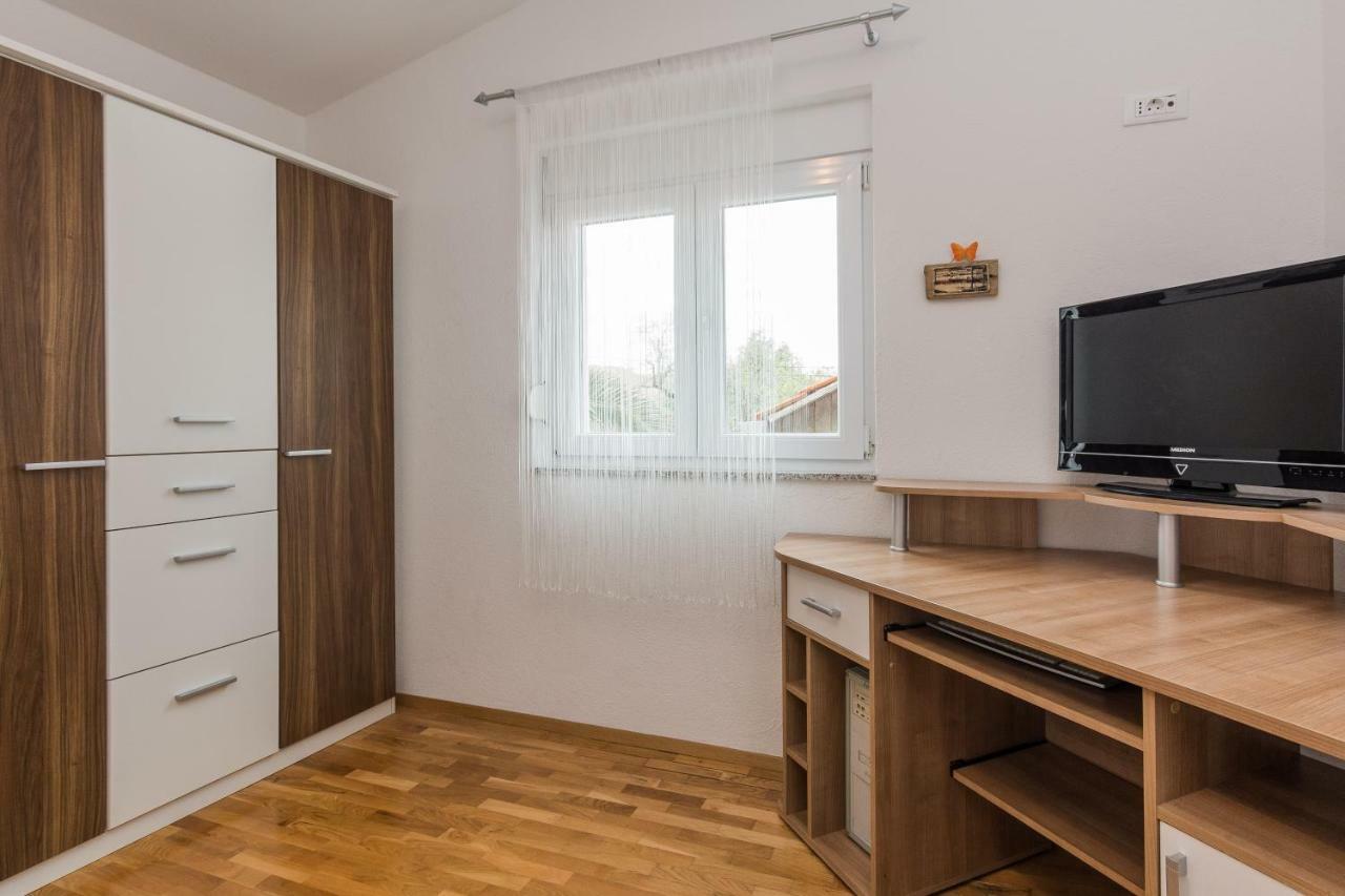 Apartment Natalie Sea View With 3 Bedrooms And Everything Is Air-Conditioned Sali Kültér fotó