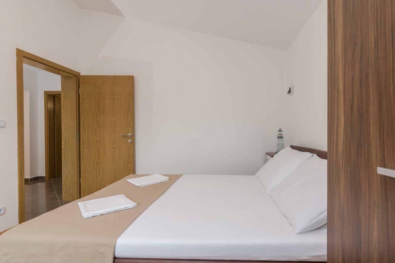 Apartment Natalie Sea View With 3 Bedrooms And Everything Is Air-Conditioned Sali Kültér fotó